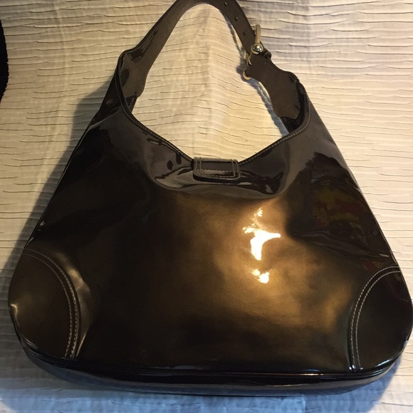 Burberry patent leather hobo - Picture 5 of 13